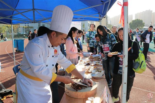 旅游美食说说怎么发朋友圈？5个技巧让你的分享脱颖而出，轻松收获高赞互动