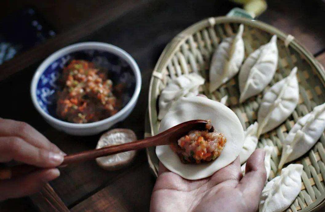 旅游美食文案朋友圈写作技巧：轻松打造高赞内容，让分享更快乐