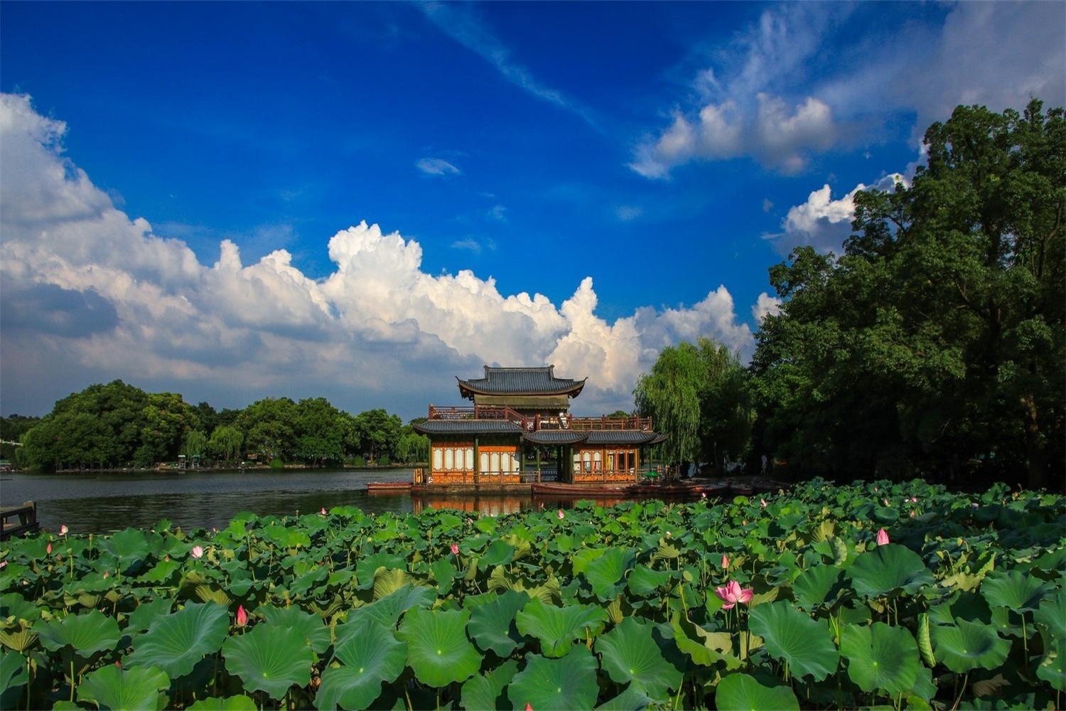 杭州美食旅游攻略：轻松解锁西湖边必吃地道美味，让旅行更快乐