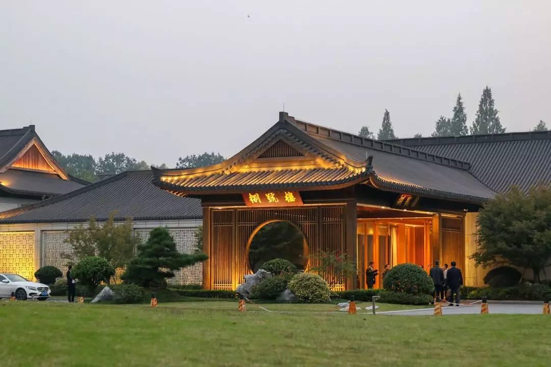 杭州美食旅游攻略：轻松解锁西湖边必吃地道美味，让旅行更快乐