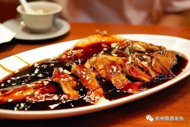 杭州旅游美食全攻略：品味千年杭帮菜与西湖文化的完美融合