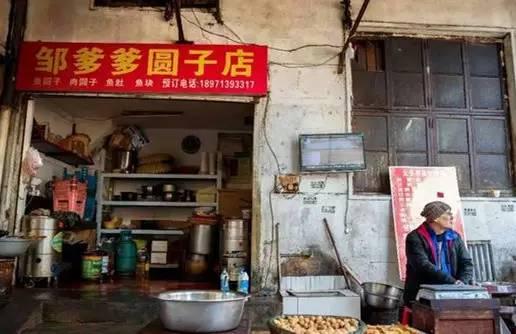 武汉美食攻略一日游：轻松尝遍地道小吃，避开排队烦恼