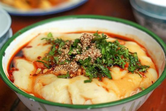 旅游美食发圈攻略：轻松拍出诱人美食照，分享旅途味蕾惊喜