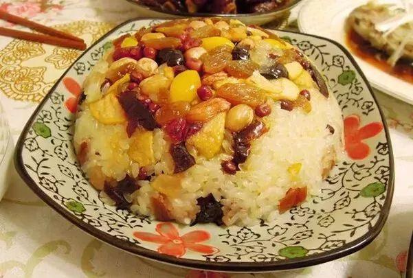 旅游美食发圈攻略：轻松拍出诱人美食照，分享旅途味蕾惊喜