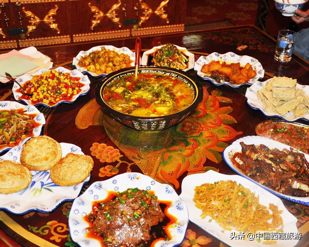 国内旅游美食多得地方推荐：从上海到西藏，12个城市地道美食攻略，让味蕾带你去旅行