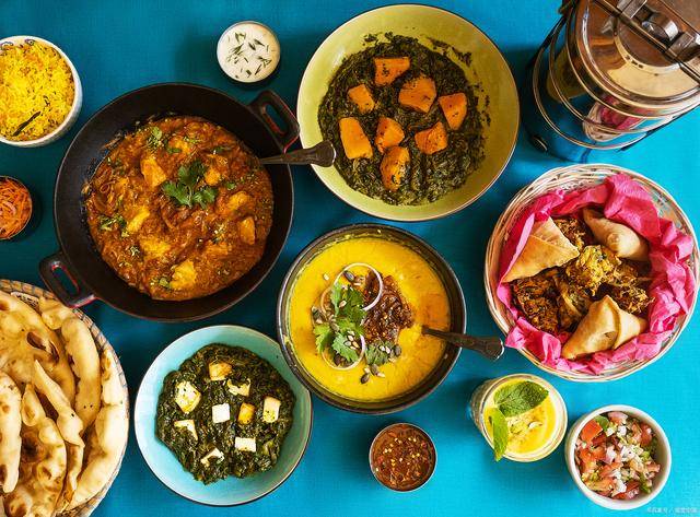 形容旅游美食的词：让旅行中的每一口都成为难忘的味觉记忆