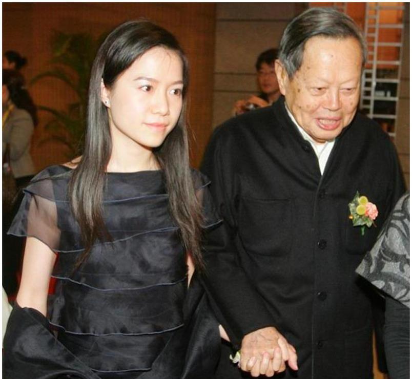 旅行美食的文艺句子：用文字烹饪异域风情，让味蕾与记忆共舞