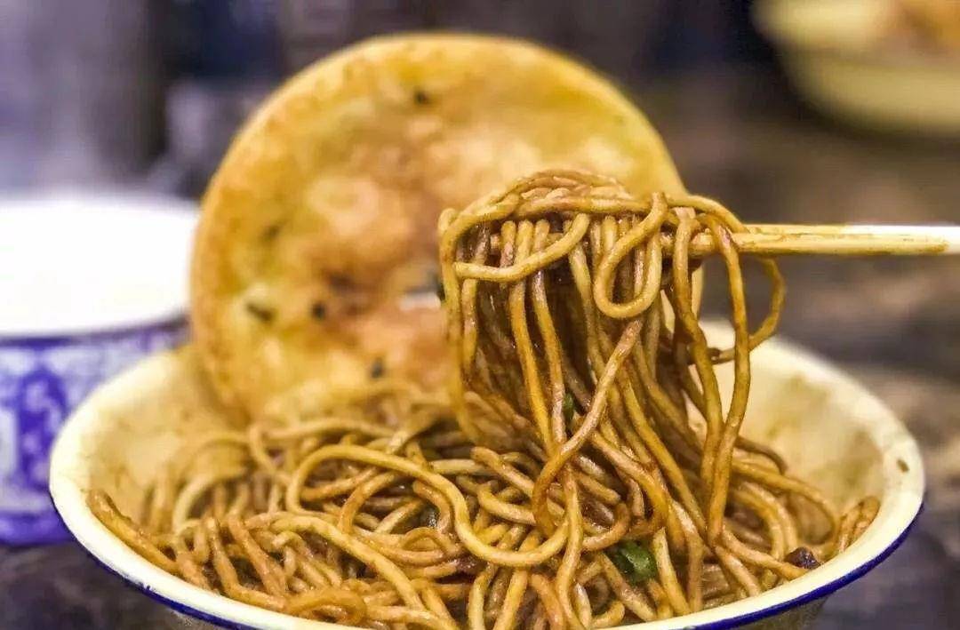 武汉值得去吃的美食：从热干面到周黑鸭，带你尝遍地道江城味