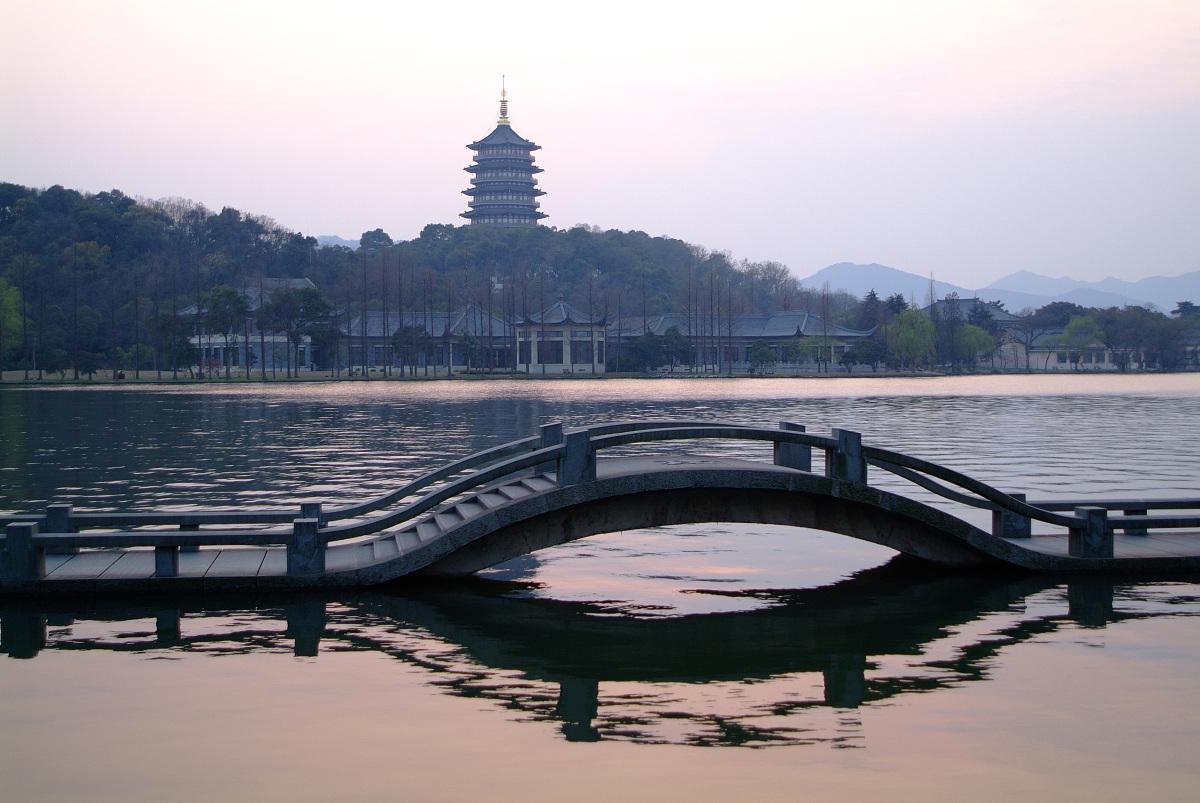 杭州旅游一日游最佳攻略：省钱省时玩转西湖，轻松体验地道杭州生活