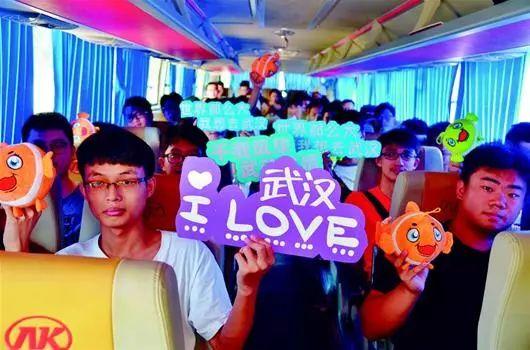 武汉旅游吃喝攻略：一站式解锁地道美食与必吃路线，轻松吃遍江城美味